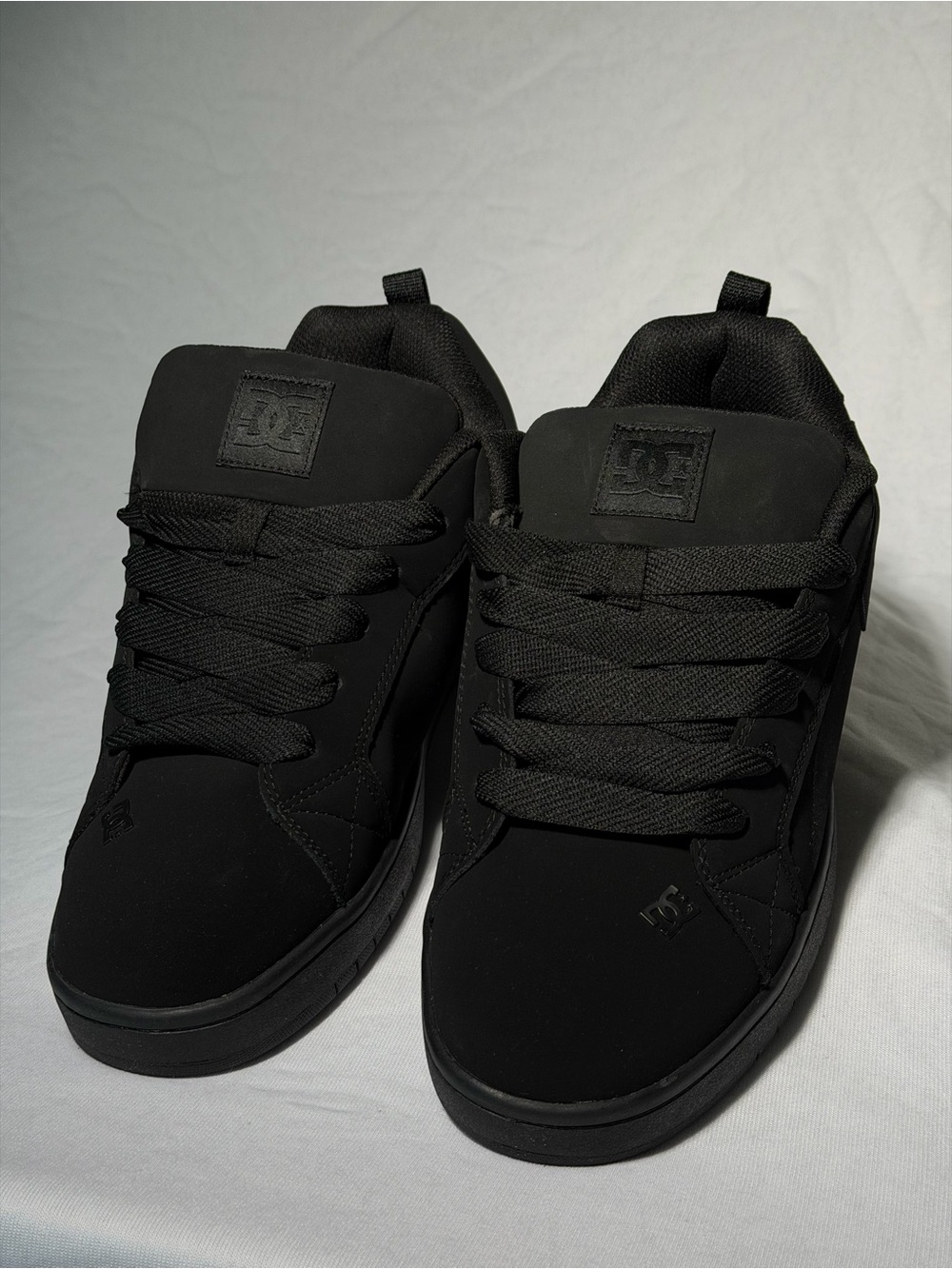 DC Court Graffik Men’s 11 Triple Black Skate Shoes Sneakers NIB